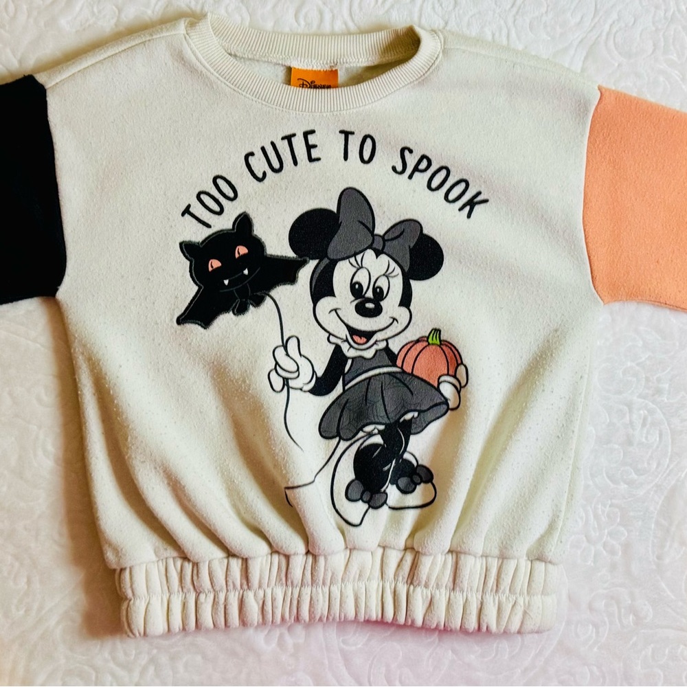 Too Cute To Spook Disney 5T Sweatsuit - Picture 4 of 15